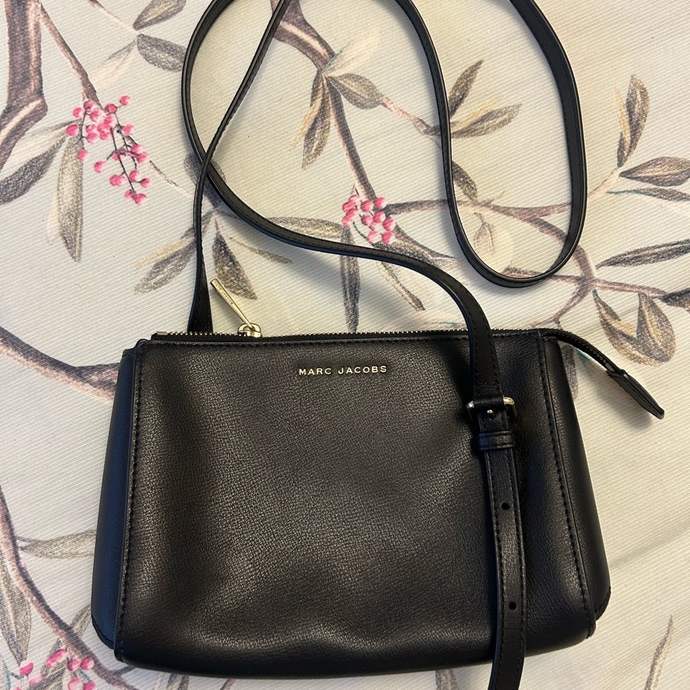 Marc Jacobs Elegant Black Crossbody Bag